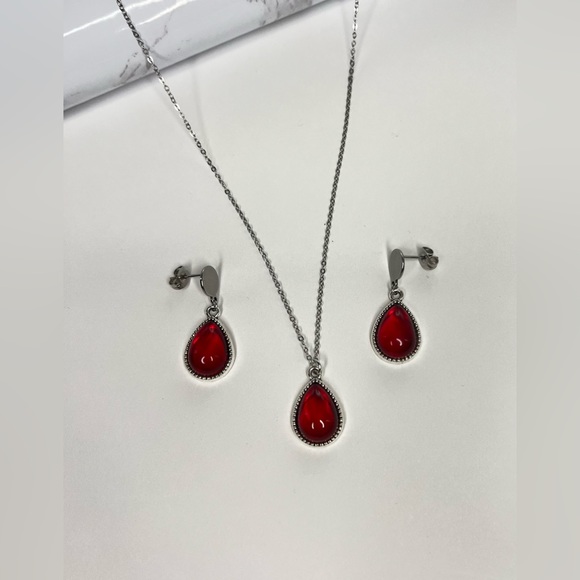 Bohemian Edgy Red Teardrop Necklace set with Earrings - Trendy Edgy Jewelry Set - Picture 15 of 17